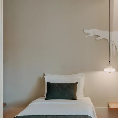 Отель Casa Lerias 4*