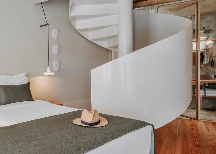 Hotel Casa Lerias 4*